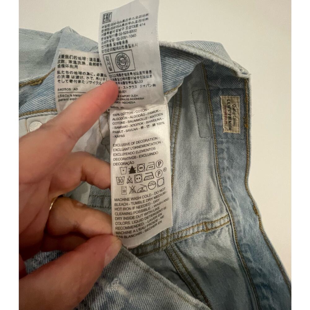 Levis 501 Premium Womens 30 High Rise Distressed Button Fly Light Wash Shorts - Picture 8 of 9